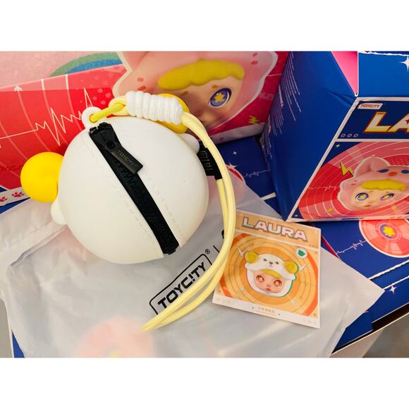 ToyCity x LAURA Animal Earphones Pack Blind Box “Lamb” - Picture 2 of 3